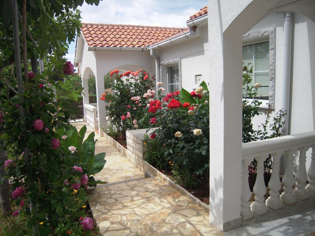 Apartments Marijeta Vir Dış mekan fotoğraf